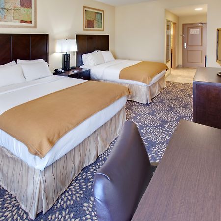 Holiday Inn Express Hotel & Suites Grand Island By Ihg Zimmer foto