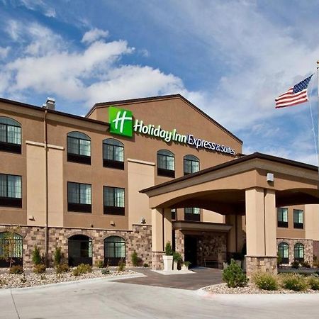 Holiday Inn Express Hotel & Suites Grand Island By Ihg Exterior foto