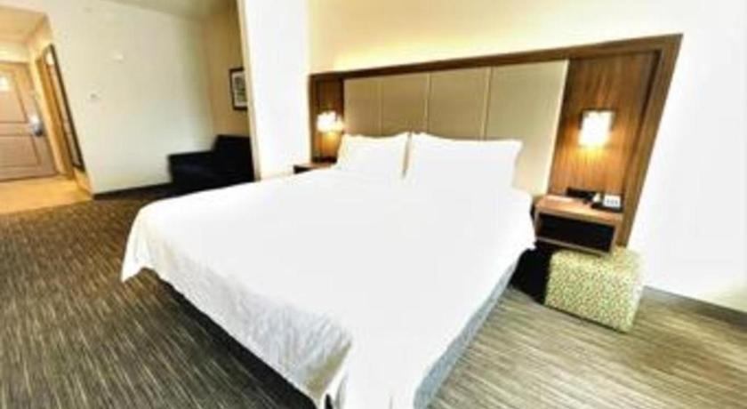 Holiday Inn Express Hotel & Suites Grand Island By Ihg Exterior foto